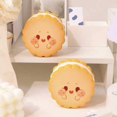 クリエイティブ ストレス緩和 ソフト クッキーマン トイ スロー リバウンド クリーム ナゲットケーキ 従業員用