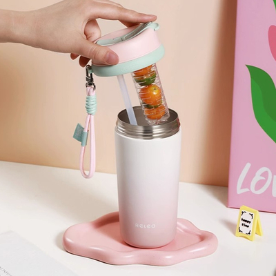 1 カラーグラフィック印刷 ストロー 絶縁カップ 高い美学的な価値 ポータブル カフェカップ