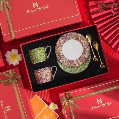 UVプリントのコーヒーカップで 表現をしてください 結婚式のプレゼントに 完璧な追加です