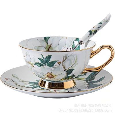 ヨーロッパのコーヒーカップセット 骨ポルセラン 花茶カップ シークの使用シナリオのためのセラミック