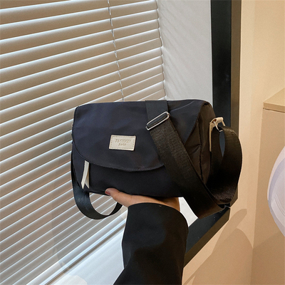 お客様のロゴ ファッショナブルな通勤バッグ 固い色 シンプルなクロスボディバッグ 従業員のプレゼント
