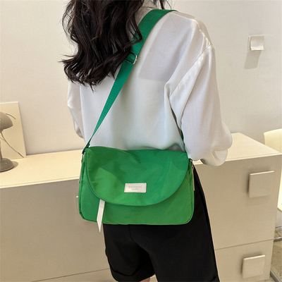 お客様のロゴ ファッショナブルな通勤バッグ 固い色 シンプルなクロスボディバッグ 従業員のプレゼント