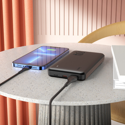 オフィスギフト 必須品 10000mAh パワーバンク LEDライトディスプレイ 急速充電