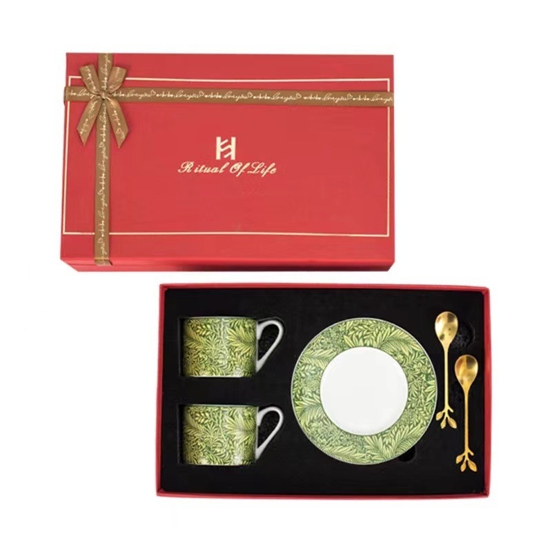 UVプリントのコーヒーカップで 表現をしてください 結婚式のプレゼントに 完璧な追加です
